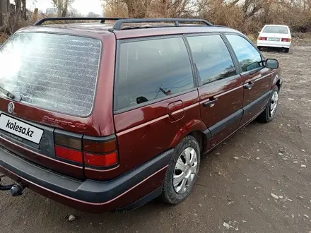 Volkswagen Passat 1992 года за 1 450 000 тг. в Есик – фото 4