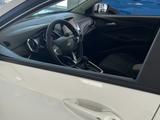 Chevrolet Onix 2025 года за 6 840 000 тг. в Астана – фото 4