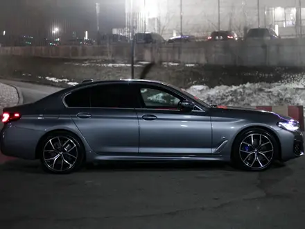 BMW 530 2023 года за 26 000 000 тг. в Алматы – фото 6