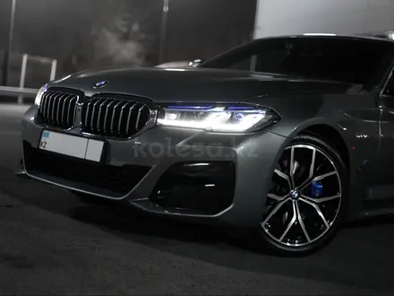 BMW 530 2023 года за 26 000 000 тг. в Алматы – фото 8