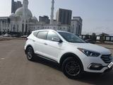 Hyundai Santa Fe 2017 годаүшін10 750 000 тг. в Астана – фото 2