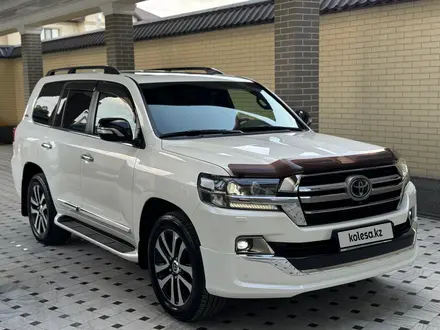 Toyota Land Cruiser 2018 года за 37 000 000 тг. в Шымкент