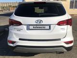 Hyundai Santa Fe 2017 года за 13 500 000 тг. в Байконыр – фото 2