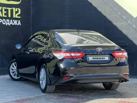 Toyota Camry 2021 года за 13 250 000 тг. в Актау – фото 3