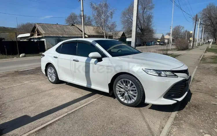 Toyota Camry 2020 года за 17 000 000 тг. в Алматы