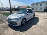 Toyota Camry 2020 года за 14 000 000 тг. в Алматы – фото 3