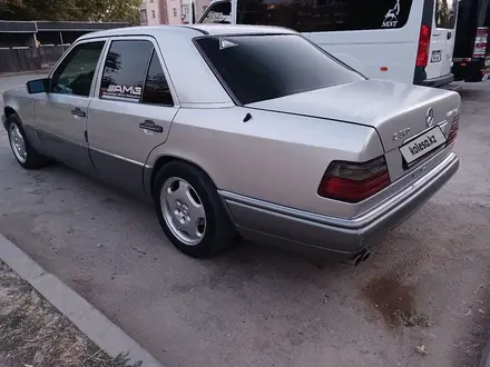 Mercedes-Benz E 300 1995 года за 2 500 000 тг. в Туркестан – фото 3