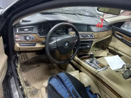 BMW 750 2008 года за 7 000 000 тг. в Астана – фото 10