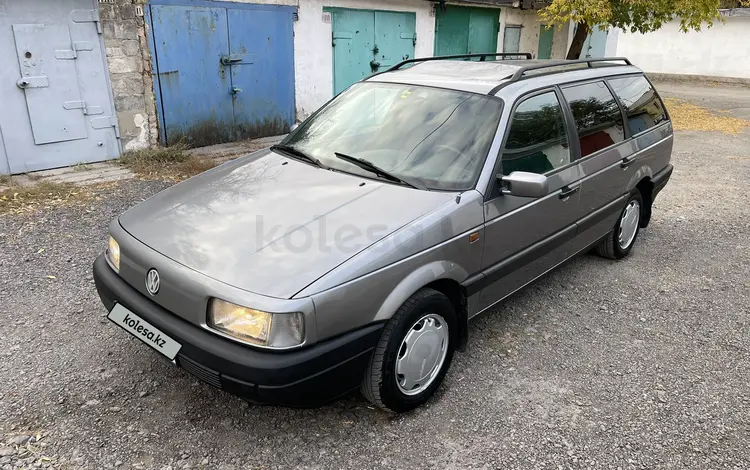 Volkswagen Passat 1993 годаүшін2 495 000 тг. в Караганда