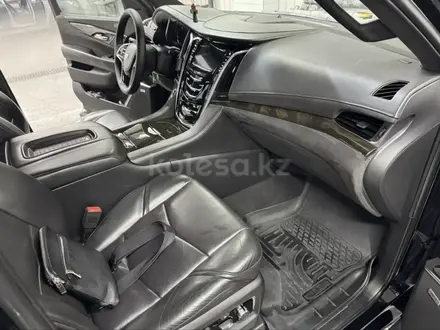 Cadillac Escalade 2018 года за 26 000 000 тг. в Алматы – фото 8