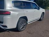 Toyota Land Cruiser 2022 года за 51 700 000 тг. в Петропавловск – фото 4