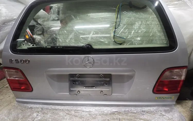 Крышка багажника Mercedes-Benz W210 рестайлинг за 45 000 тг. в Талдыкорган