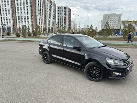 Volkswagen Polo 2018 года за 6 400 000 тг. в Астана – фото 2