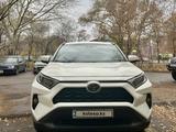 Toyota RAV4 2021 года за 15 000 000 тг. в Алматы