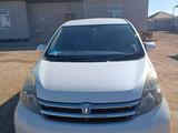 Toyota Isis 2017 года за 3 000 000 тг. в Атырау – фото 2