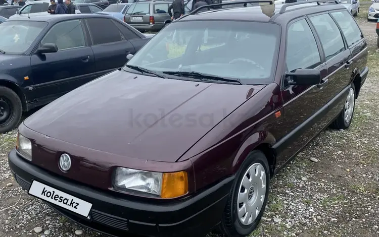 Volkswagen Passat 1993 годаүшін2 100 000 тг. в Шымкент