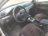 Volkswagen Passat 2012 годаfor2 500 000 тг. в Атырау – фото 3