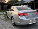 Chevrolet Malibu 2015 года за 7 200 000 тг. в Алматы – фото 4