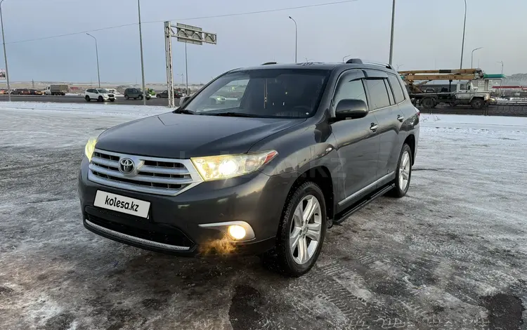 Toyota Highlander 2011 годаfor12 200 000 тг. в Караганда