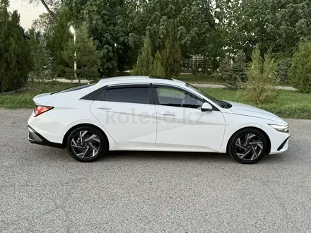 Hyundai Elantra 2024 года за 8 200 000 тг. в Шымкент – фото 9
