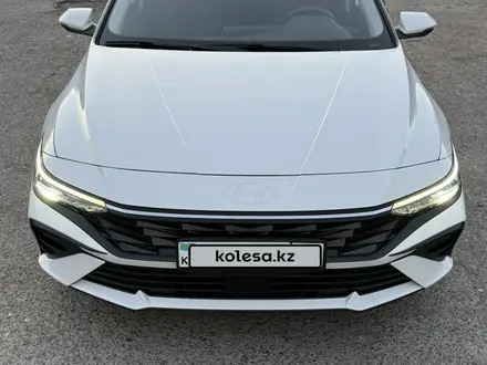 Hyundai Elantra 2024 года за 8 200 000 тг. в Шымкент – фото 4