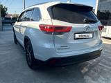 Toyota Highlander 2018 года за 16 200 000 тг. в Атырау – фото 3