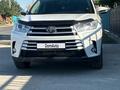 Toyota Highlander 2018 года за 16 200 000 тг. в Атырау