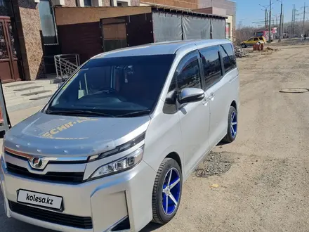 Toyota Noah 2017 года за 13 000 000 тг. в Астана – фото 25