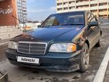 Mercedes-Benz C 180 1996 годаүшін2 200 000 тг. в Астана – фото 2