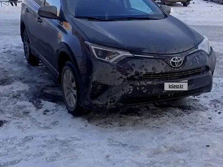 Toyota RAV4 2016 года за 7 000 000 тг. в Актобе – фото 3