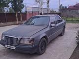 Mercedes-Benz E 230 1987 года за 500 000 тг. в Атакент – фото 2