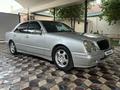 Mercedes-Benz E 320 2000 года за 4 350 000 тг. в Шымкент – фото 2