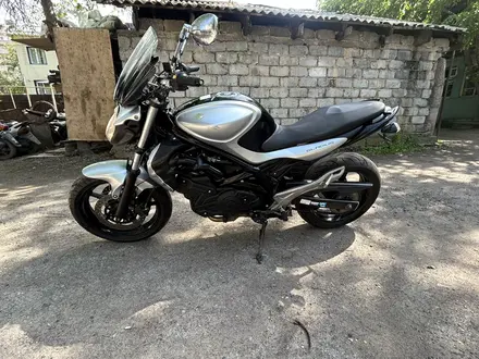 Suzuki  SFV 400 Gladius 2014 года за 2 500 000 тг. в Алматы