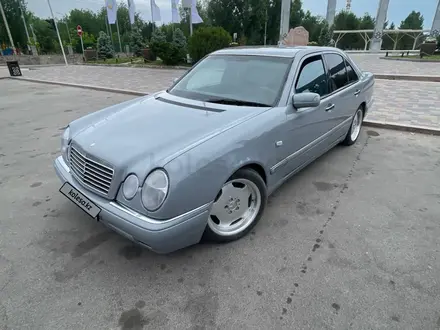 Mercedes-Benz E 280 1997 года за 2 500 000 тг. в Алматы
