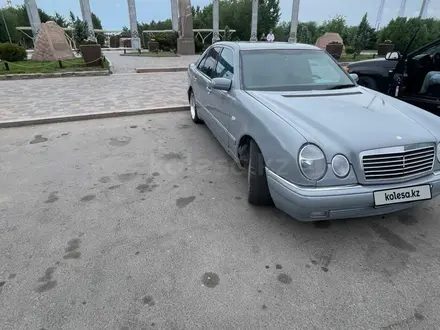 Mercedes-Benz E 280 1997 года за 2 500 000 тг. в Алматы – фото 2