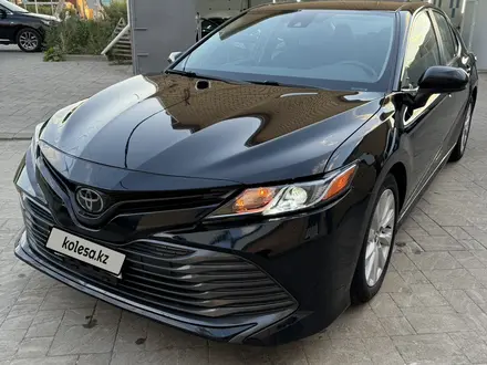 Toyota Camry 2020 года за 6 800 000 тг. в Актобе