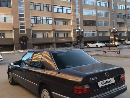Mercedes-Benz E 220 1993 года за 1 900 000 тг. в Кызылорда – фото 5