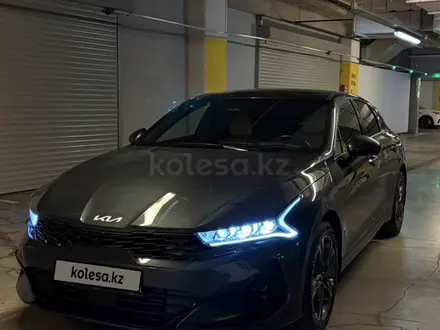 Kia K5 2023 года за 13 200 000 тг. в Алматы