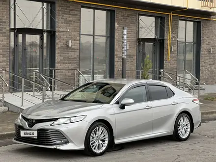 Toyota Camry 2021 года за 14 800 000 тг. в Шымкент