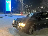 Mercedes-Benz E 200 1995 года за 2 600 000 тг. в Караганда