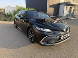 Toyota Camry 2023 года за 14 500 000 тг. в Экибастуз – фото 2