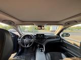 Toyota Camry 2023 года за 14 500 000 тг. в Экибастуз – фото 5