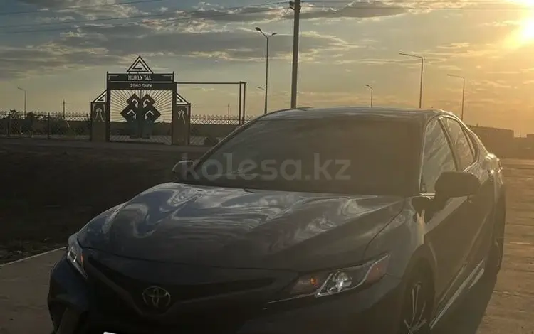 Toyota Camry 2019 года за 13 200 000 тг. в Атырау