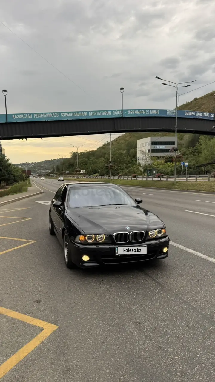 BMW M5, 2001