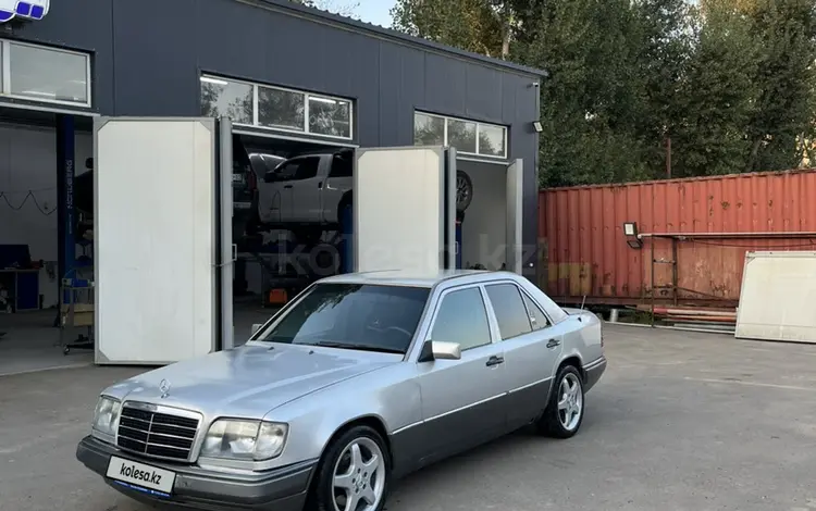 Mercedes-Benz E 320 1994 годаүшін2 300 000 тг. в Алматы