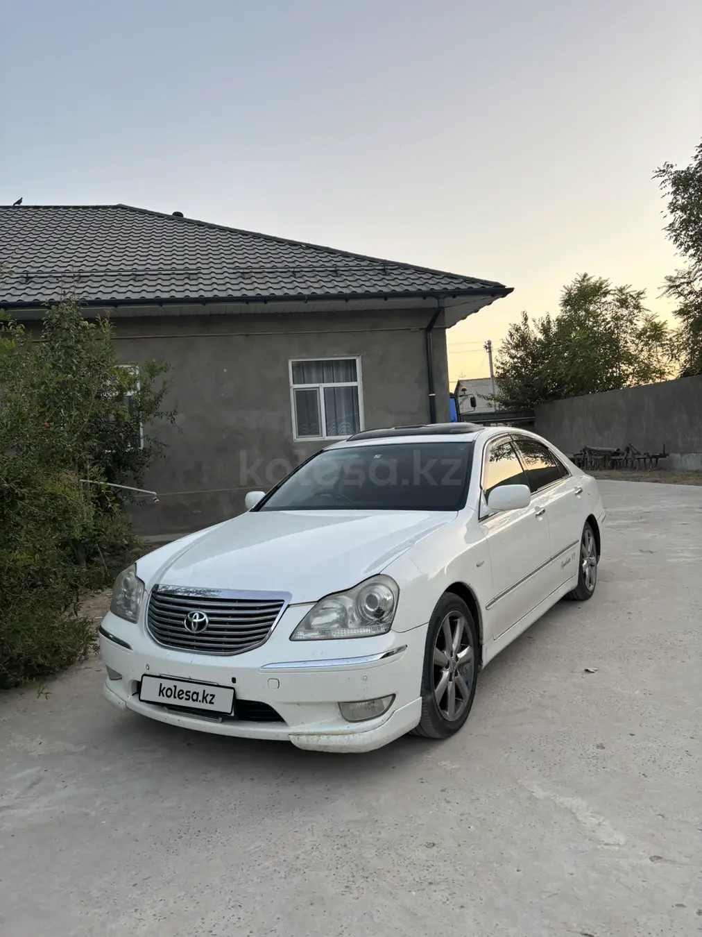 Toyota Crown Majesta, 2005