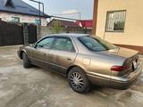 Toyota Camry 1998 года за 3 300 000 тг. в Алматы – фото 5