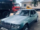 Mercedes-Benz E 250 1992 годаfor700 000 тг. в Алматы