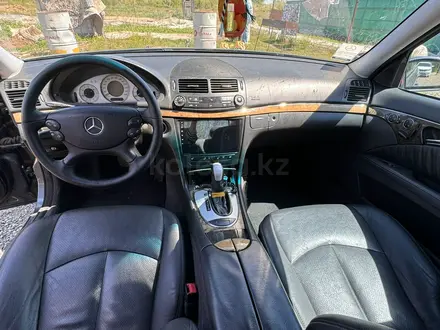 Mercedes-Benz E 55 AMG 2006 года за 8 500 000 тг. в Актобе – фото 5