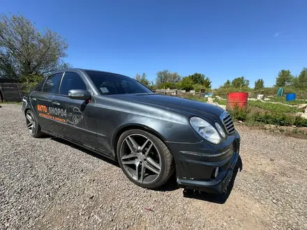 Mercedes-Benz E 55 AMG 2006 года за 8 500 000 тг. в Актобе – фото 4